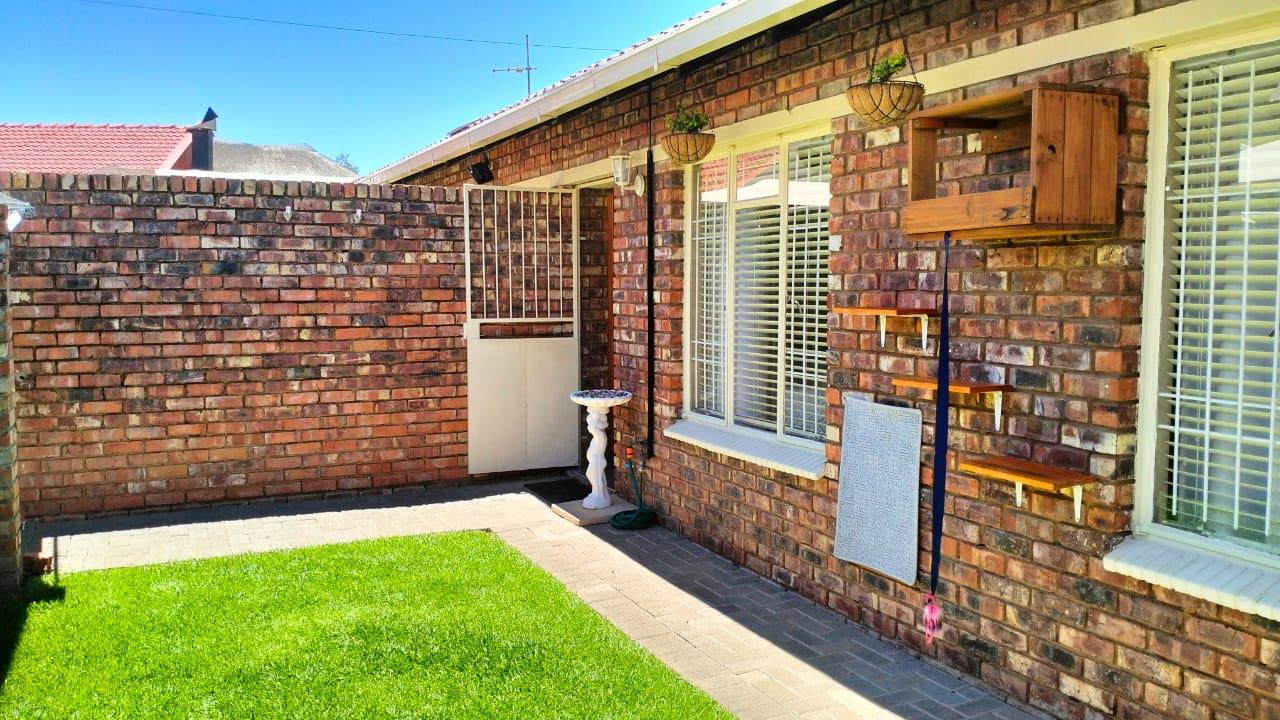 2 Bedroom Property for Sale in Navalsig Free State